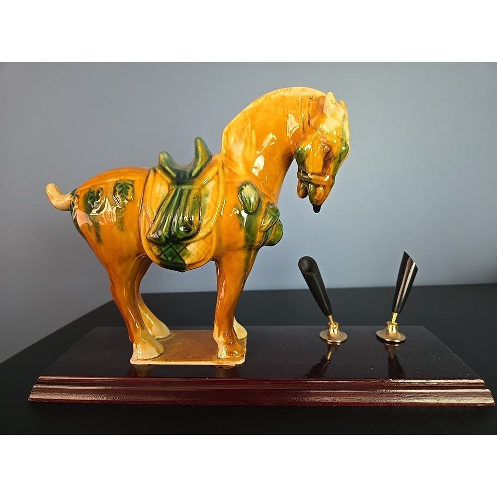 Chinese Tang Tri-Color Glazed Ceramics Green Porcelain Horse Pen Stand Holder‎